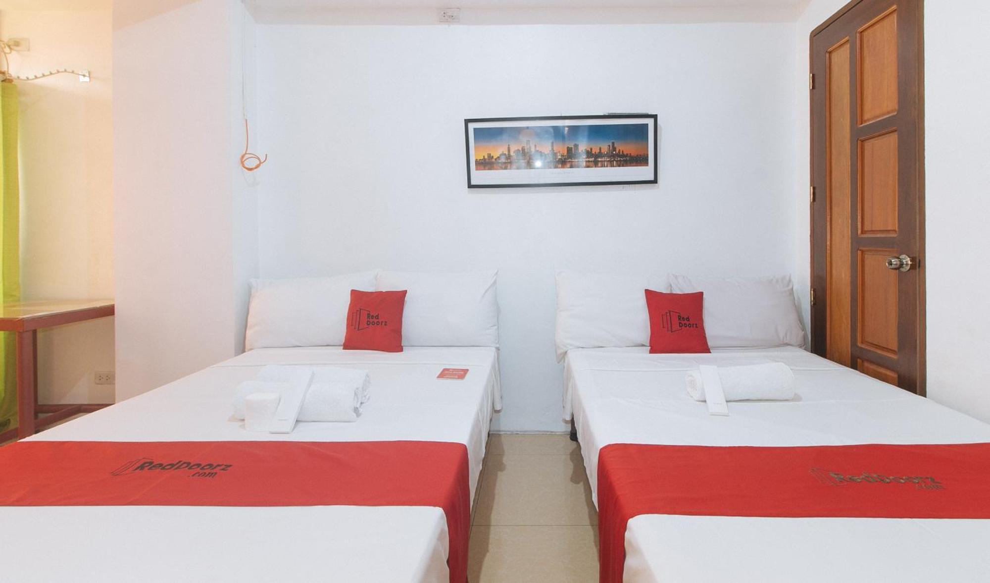 Hotel Reddoorz Near Lrt 2 Antipolo Station Exterior foto