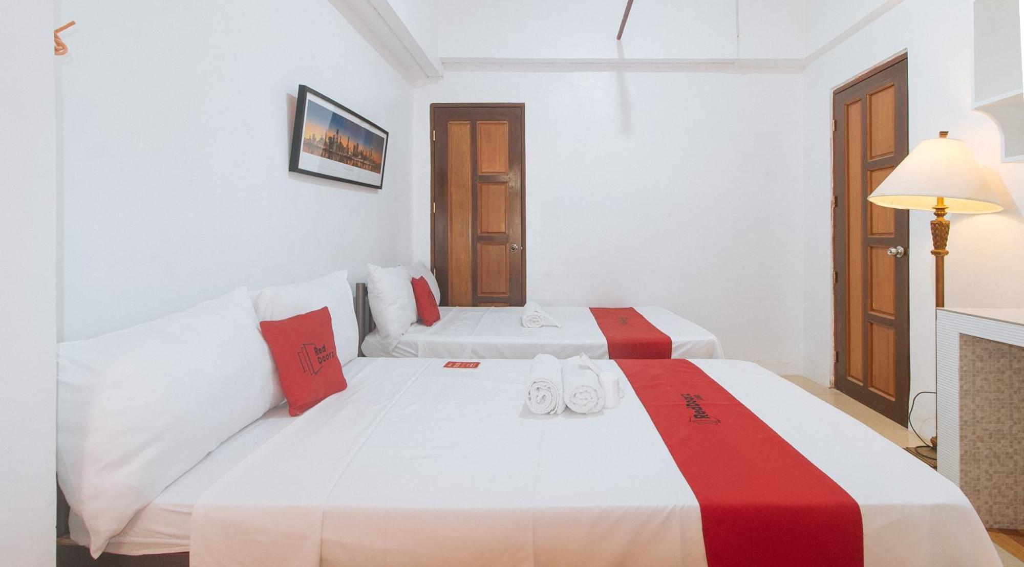 Hotel Reddoorz Near Lrt 2 Antipolo Station Exterior foto